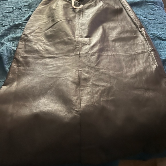 Elegant Brown Leather Maxi Skirt - Picture 5 of 8